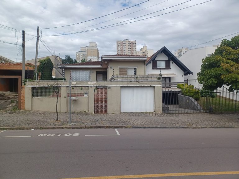 Terreno – Cristo Rei – 02 residência – R$ 3.500.000,00